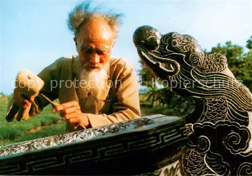 AK / Ansichtskarte  Vietnam Stone carving Artist in Hoa Lu ancient capital Vietnam