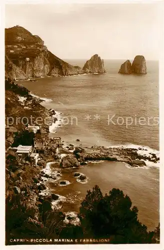 AK / Ansichtskarte  Capri_Italia Piccola Marina e Faraglioni 