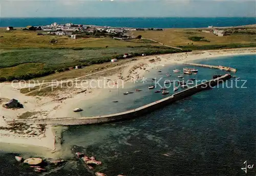 AK / Ansichtskarte Ile_Hoedic_56_Morbihan Le port et le bourg vue aerienne 