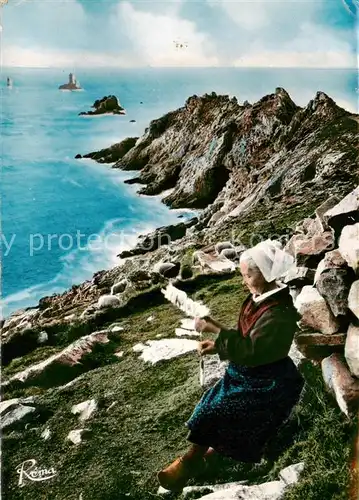 AK / Ansichtskarte La_Pointe_du_Raz_Plogoff_29_Finistere La Fileuse 