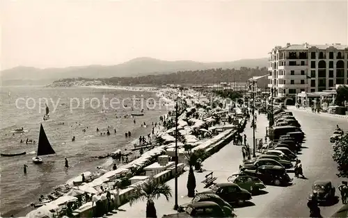 AK / Ansichtskarte Le_Lavandou La plage et le bord de mer Le_Lavandou