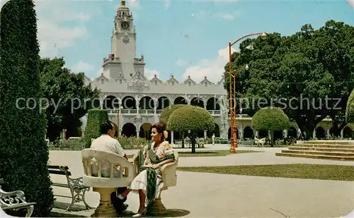 AK / Ansichtskarte  Merida_Yucatan_Mexico El Palacio Municipal frente a la Plaza Principal Merida_Yucatan_Mexico