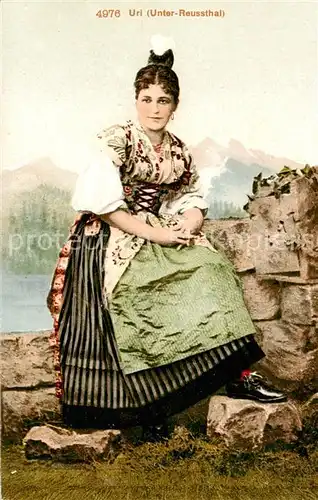 AK / Ansichtskarte Uri_Kanton_UR Unter Reussthal Trachtenmaedchen 