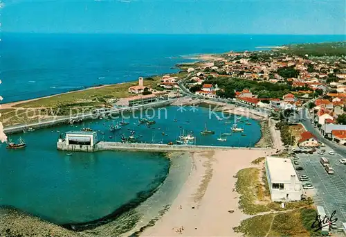 AK / Ansichtskarte Ile_d_Oleron_17_Charente Maritime La Cotiniere Vue aerienne Le port et ses chalutiers 