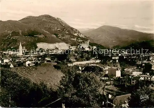 AK / Ansichtskarte Lourdes_65 Vue generale sur le Chateau Fort la ville et les Pyrenees Le Pic du Jer 
