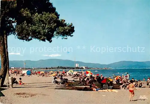 AK / Ansichtskarte La_Capte_83_Var La Plage Au fond des Residences Simone Berriau 