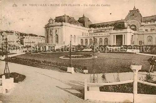 AK / Ansichtskarte Trouville sur Mer Reine des Plages Un Coin du Casino Trouville sur Mer