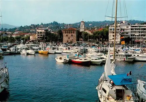 AK / Ansichtskarte Sainte Maxime sur Mer_83 Le Port 