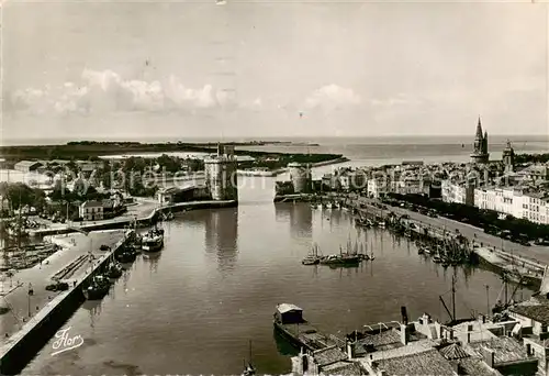 AK / Ansichtskarte La_Rochelle_17 Panorama de lentree du Port a droite la tour des 4 Sergents 