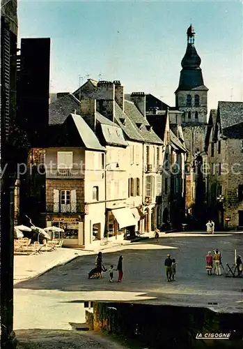 AK / Ansichtskarte Sarlat en Perigord_24_Dordogne Place de la Liberte ou Place Royale et le clocher de la cathedrale Saint Sacerdos 