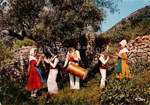 AK / Ansichtskarte Sollies Toucas_83_Var Groupe Folklorique La Souleiado Tambourinaires et Danseurs  