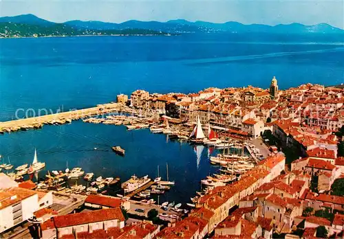 AK / Ansichtskarte Saint_Tropez_Var Vue panoramique aerienne du port vers l Esterel Saint_Tropez_Var