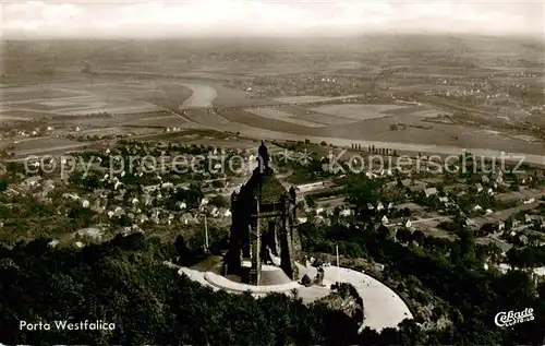 AK / Ansichtskarte 73828842 Porta_Westfalica Fliegeraufnahme mit Kaiser Wilhelm Denkmal Porta_Westfalica