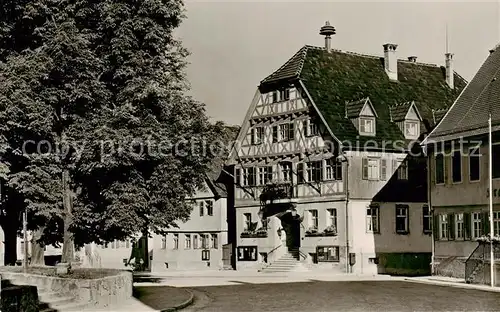 AK / Ansichtskarte 73828856 Welzheim Rathaus mit Kirchplatz Welzheim