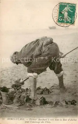 AK / Ansichtskarte Berck Plage_62 Pecheur cherchant a vers dans la Baie dAuthie pour lamorcage des Filets 