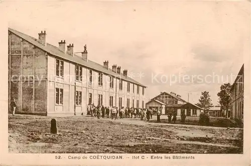 AK / Ansichtskarte Coetquidan_35 Camp de Coetquidan Ilot C Entre les Batiments 