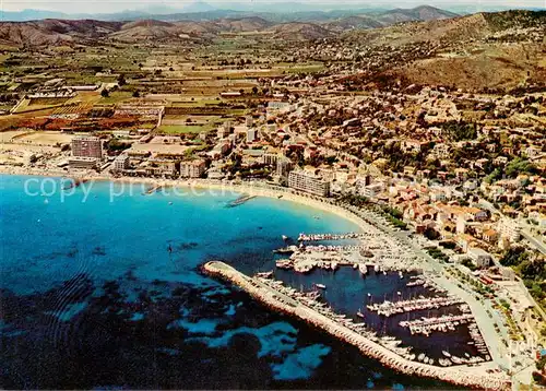 AK / Ansichtskarte  Le_Lavandou Vue aerienne sur le Port et la Plage Le_Lavandou
