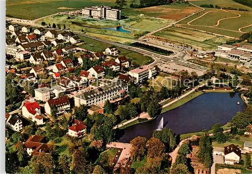 AK / Ansichtskarte  Bad_Meinberg Kurparksee und Sanatorien Kurklinik am Park mit Bewegungszentrum Bad_Meinberg