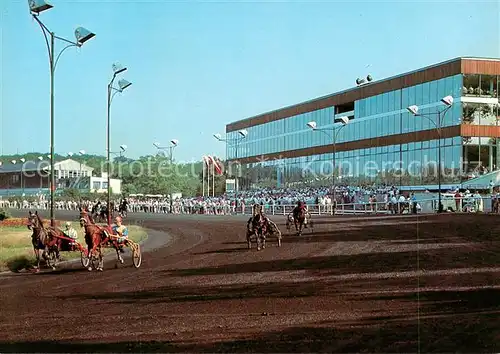 AK / Ansichtskarte Gelsenkirchen Trabrennbahn mit Tribuenenhaus Gelsenkirchen