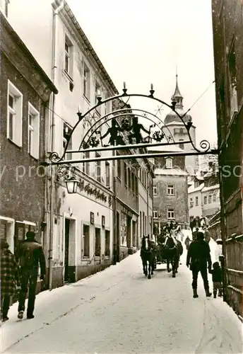 AK / Ansichtskarte Schwarzenberg__Erzgebirge Gasse Pferdekutsche 