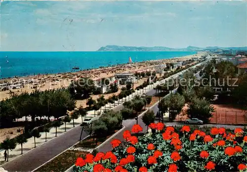 AK / Ansichtskarte Riccione_Rimini_IT Lungomare e spiaggia 