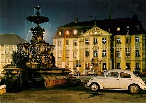 AK / Ansichtskarte Erlangen Rathaus und Marktplatz mit Brunnen Erlangen
