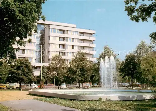 AK / Ansichtskarte Szentes_HU Wohnhaus Springbrunnen 