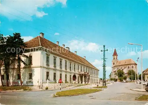 AK / Ansichtskarte Mor_HU Rathaus und Roem Kath Kirche 