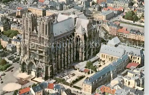 AK / Ansichtskarte Reims_51 La cathedrale et lancien archeveche Vue aerienne 