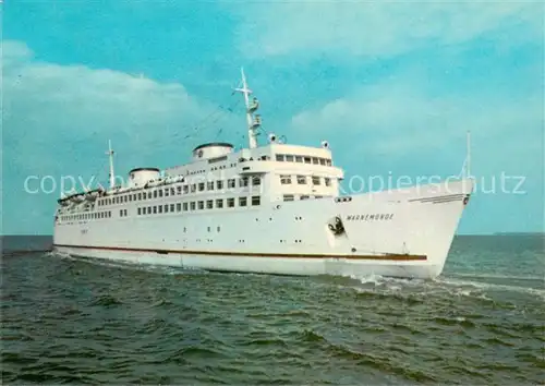 AK / Ansichtskarte  Dampfer_Oceanliner Warnemuende 