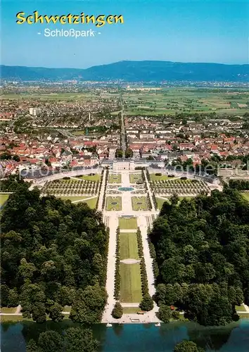 AK / Ansichtskarte  Schwetzingen Fliegeraufnahme mit Schloss und Schlosspark Schwetzingen