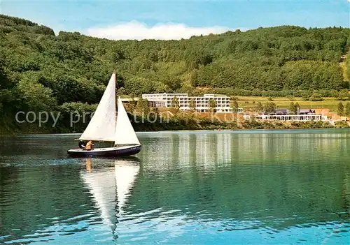AK / Ansichtskarte Biersdorf_See_Eifelkreis Dorint Sport Hotel Suedeifel Stausee Bitburg Segelboot 