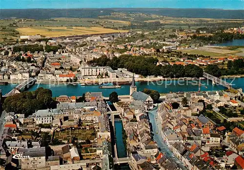 AK / Ansichtskarte Givet_Ardennes Vue aerienne Au premier plan le Petit Givet  Givet Ardennes