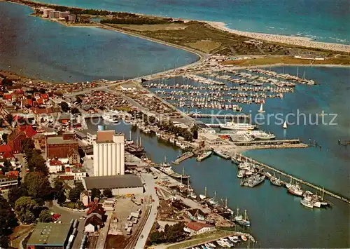 AK / Ansichtskarte Heiligenhafen_Ostseebad Fliegeraufnahme Yachthafen Heiligenhafen_Ostseebad