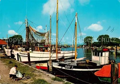 AK / Ansichtskarte Niendorf__Ostseebad_Timmendorferstrand Kutterhafen 