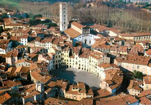 AK / Ansichtskarte Lucca_Toscana_IT Anfiteatro Romano e Basilica di San Frediano veduta aerea 