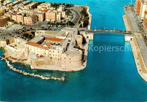 AK / Ansichtskarte 73837259 Taranto_Tarent_IT Aragonisches Schloss und schiffbarer Kanal  