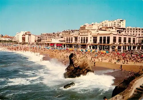 AK / Ansichtskarte Biarritz_Pyrenees_Atlantiques La Grande Plage le Casino Biarritz_Pyrenees