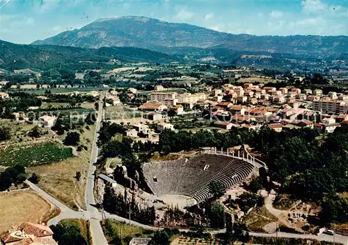 AK / Ansichtskarte  Vaison-la-Romaine_Vaucluse_84 Théâtre Romain et le Mont Ventoux vue aérienne 