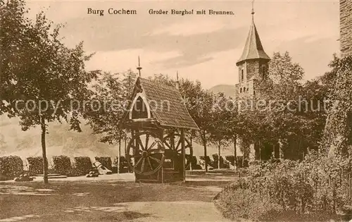 AK / Ansichtskarte  Cochem_Kochem_Mosel Burg Cochem Grosser Burghof mit Brunnen 