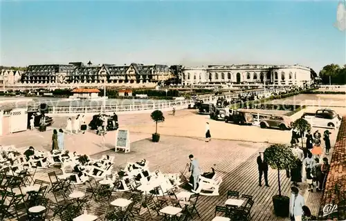 AK / Ansichtskarte  Deauville-sur-Mer Vue vers le Normandy et le Casino 