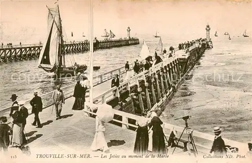 AK / Ansichtskarte Trouville sur Mer Les Jetees au moment de la Maree Trouville sur Mer