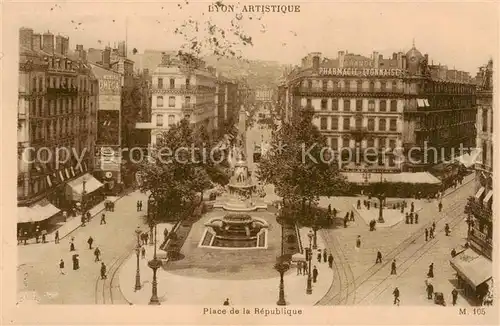 AK / Ansichtskarte Lyon_69_Rhone Place de la Republique Fontaine Monument 