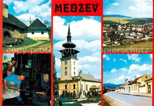 AK / Ansichtskarte 73841643 Medzev_CZ Typicky domcek Kovaci v hamri Namstie s gotickym kostolom Celkovy pohled Ulica veduca do Stosu 