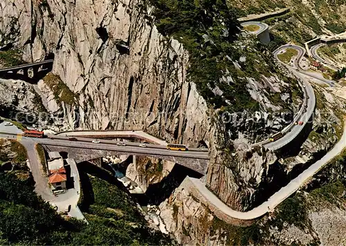 AK / Ansichtskarte Postbus Schweiz Gotthardstrasse Schoellenen Teufelsbruecke 