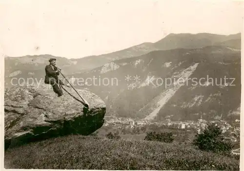 AK / Ansichtskarte Alphorn Mann Berge Alphorn 
