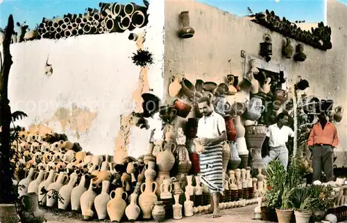 AK / Ansichtskarte 73843078 Nabeul_Tunesie Marchand de poteries 