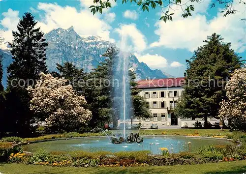 AK / Ansichtskarte Glarus_GL Hotel Glarnerhof Fontaene Volksgarten mit Wiggis Glarner Alpen Glarus_GL
