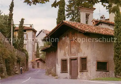 AK / Ansichtskarte Bergamo_Lombardia_IT Il culmine della Via Fara con la chiesetta 