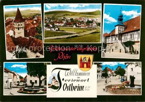 AK / Ansichtskarte 73845324 Ostheim__Rhoen Schloss Panorama Rathaus Brunnen 